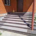 Сходи з мармуру та граніту