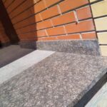 Сходи з мармуру та граніту